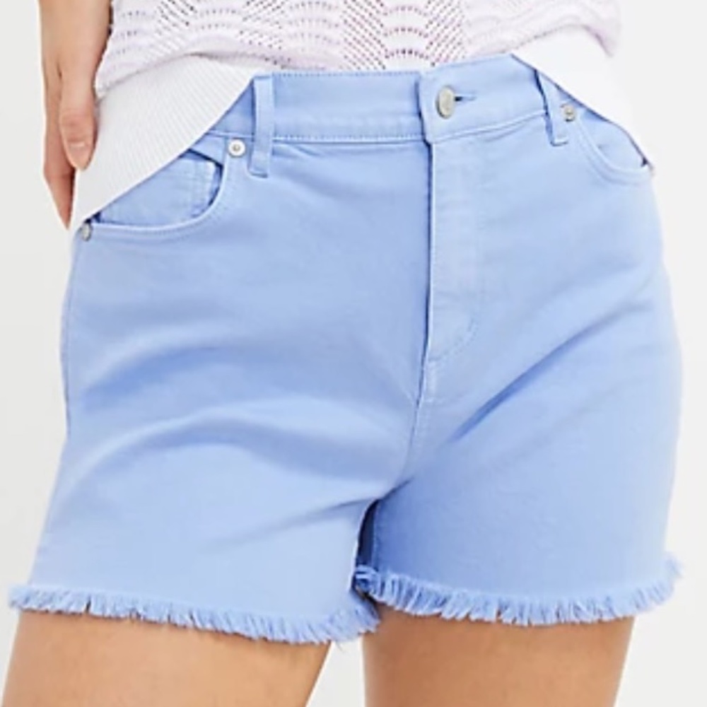 Loft Curvy Frayed Cut Off Denim Shorts High Rise Size 28/6 NWT